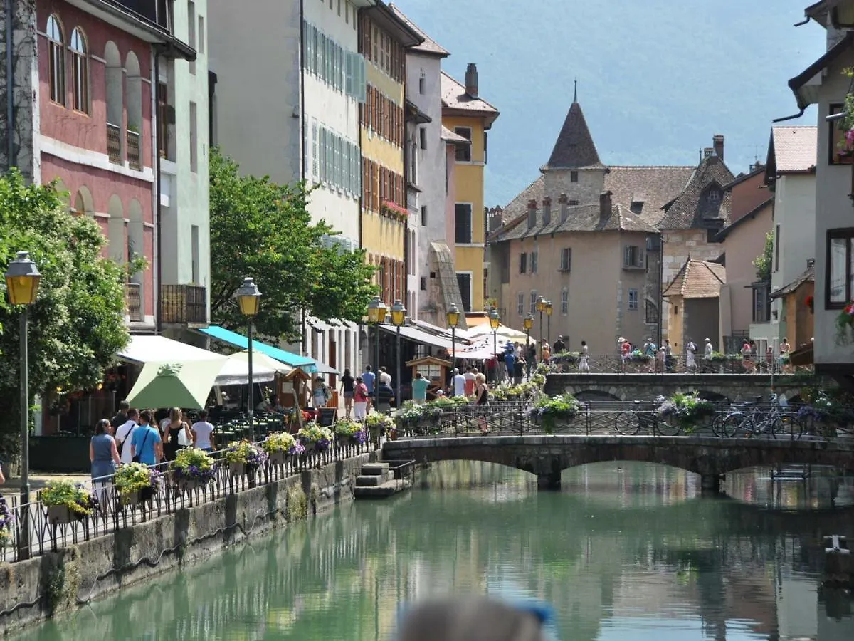 Studio Renove A Annecy Avec Terrasse, Proche Commerces Et Parking Prive - Fr-1-432-42 Apartment