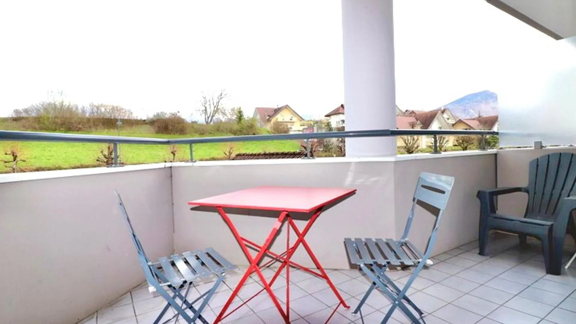 Apartment Studio Renove A Annecy Avec Terrasse, Proche Commerces Et Parking Prive - Fr-1-432-42