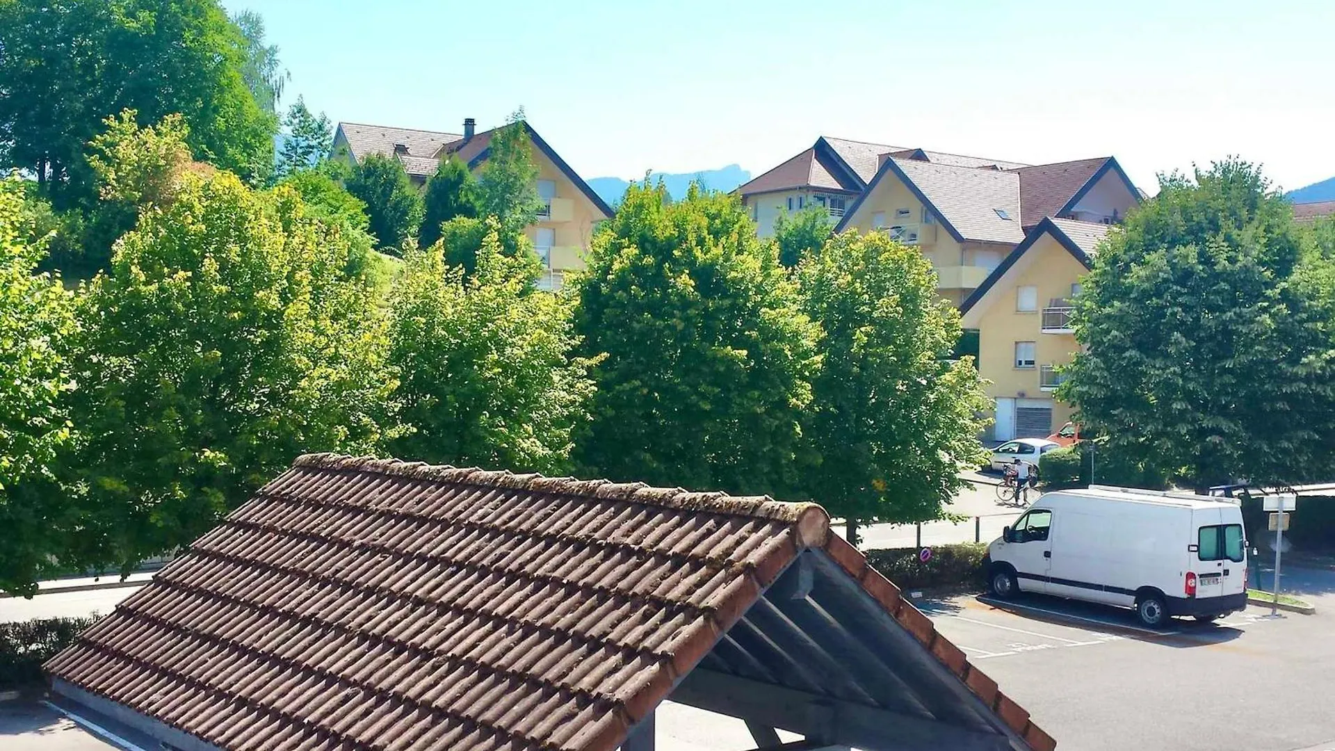 Studio Renove A Annecy Avec Terrasse, Proche Commerces Et Parking Prive - Fr-1-432-42 France